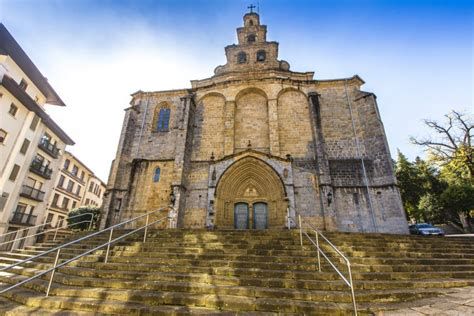 fachada iglesia santa maria gernika
