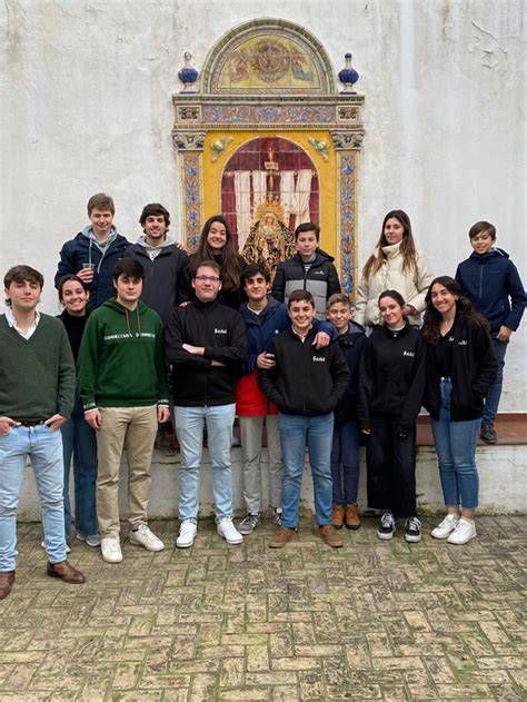 Reunión y convivencia del Grupo Joven en la Casa de Hermandad