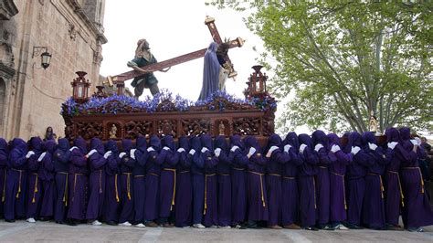 Imagen histórica de procesión de Semana Santa en Campillos