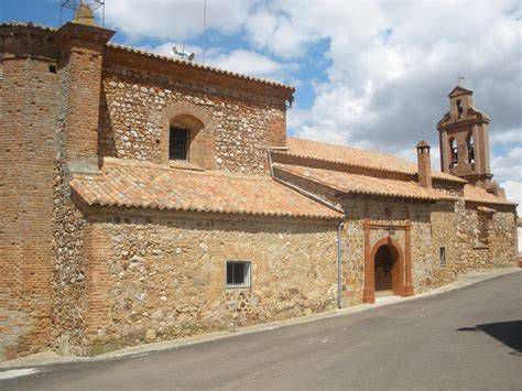 Fachada típica de la casa-museo de Zarza Capilla