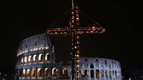 Colosseo e la Croce: Via Crucis al Colosseo