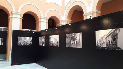 exposición de fotografías y enseres históricos de la hermandad