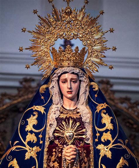 Imagen histórica de la Virgen de los Dolores y pintura representativa del naufragio