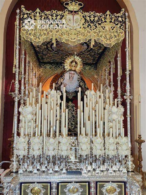 Fotografía detallada del trono y palio de Nuestra Señora de los Dolores