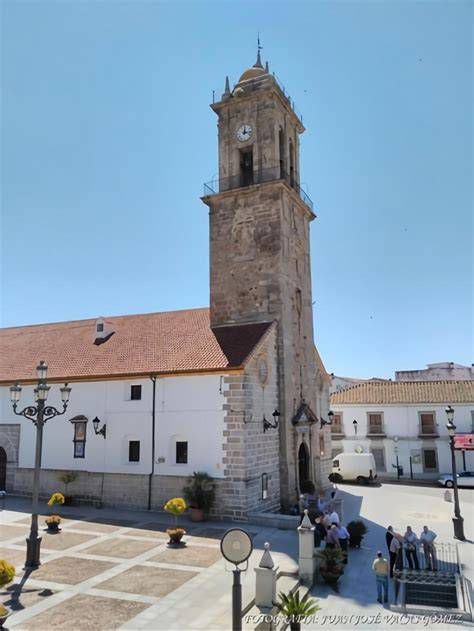 Antigua casa familiar de Mª Jesús en Villanueva de Córdoba (fachada y salones)