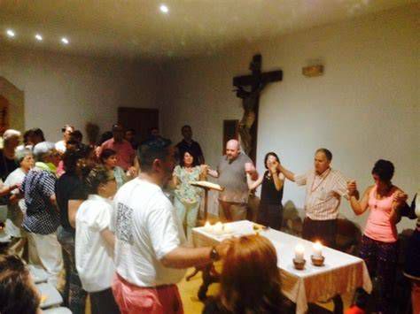 celebración comunitaria en iglesia