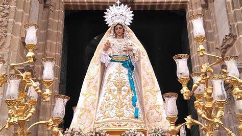 Imagen de Nuestra Señora de la Luz en procesión
