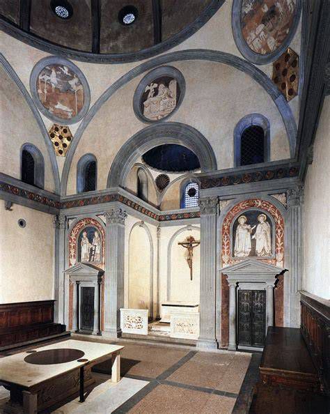 Interior de la Sacristía Vieja diseñada por Brunelleschi