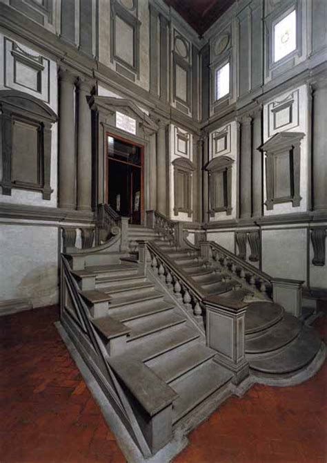 Escalera triple y sala de lectura de la Biblioteca Laurenciana diseñada por Miguel Ángel