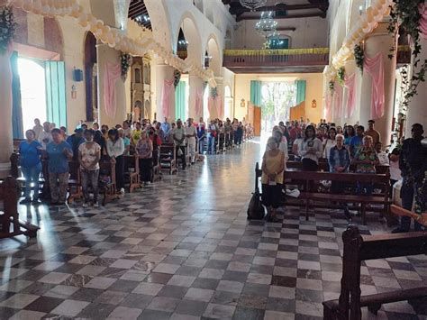 Capilla del Dulce Nombre de Jesús interior y acto de los Juegos Florales