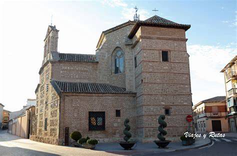 Capilla del Santísimo Cristo de la Sangre en Torrijos (fachada y ábside)