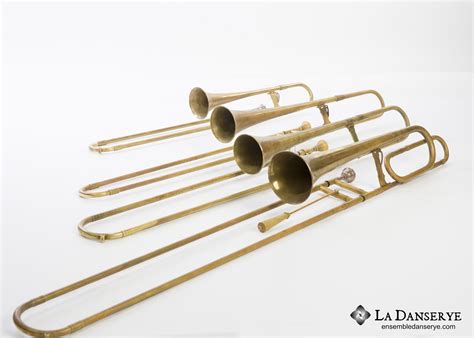 Ilustración de sacabuches y trombones renacentistas