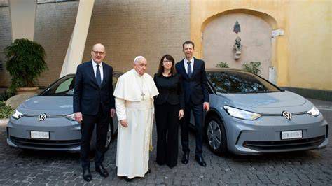 flota vaticana con vehículos eléctricos