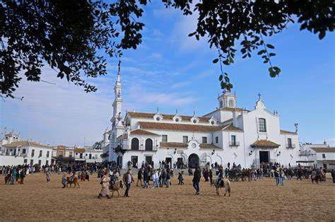 Aldea de El Rocío en plena celebración de la romería