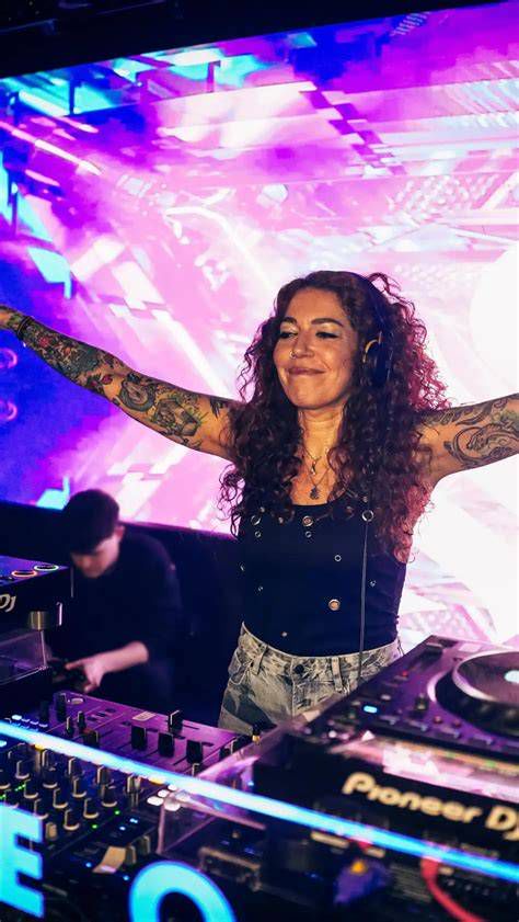 Foto de Sofía Cristo pinchando en una discoteca emblemática