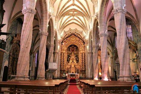 interior columnas torsas retablos barrocos santa maría magdalena
