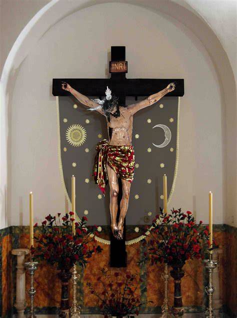 Detalle del Velo de las Tinieblas bordado en el crucificado de las Ánimas
