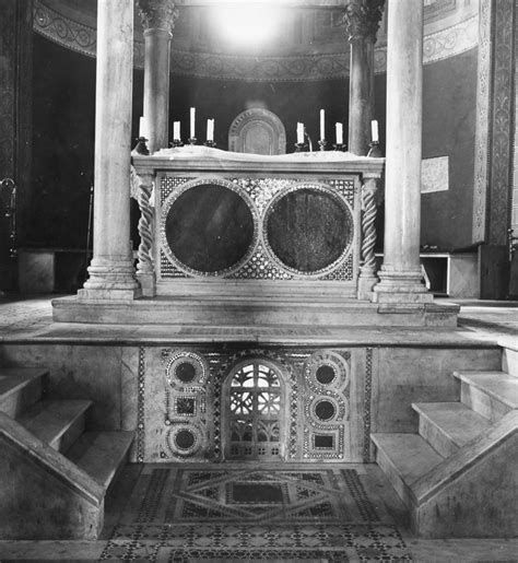 confessio ipogea con fenestella confessionis