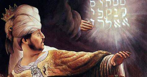 Ilustración de Daniel interpretando la escritura en la pared al rey Baltasar