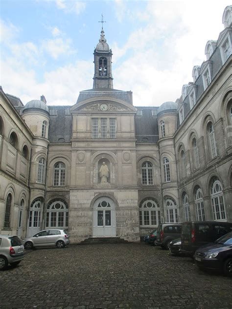 Maison Mère en 95 rue de Sèvres, fachada y jardín