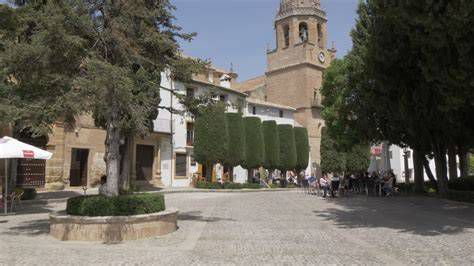 Plaza Duquesa de Parcent y entorno de la iglesia María Auxiliadora en Ronda