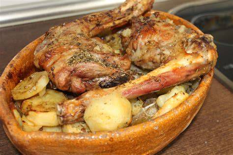Plato de cabrito al horno con patatas - ración generosa
