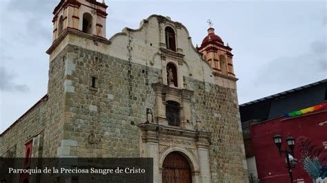 Fachada de la Parroquia de la Preciosísima Sangre en Av. de la Malva-rosa