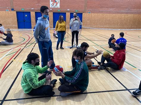 actividad intercentros: alumnos del CEE junto a alumnos de colegio ordinario