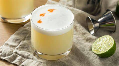 Preparación paso a paso del Pisco Sour Catedral