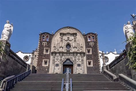 Vista desde la Capilla del Cerrito hacia el atrio y la nueva basílica