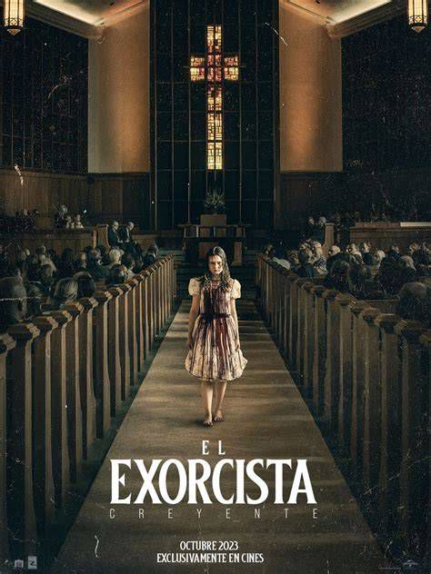Cartel clásico de la película El Exorcista con la silueta del sacerdote