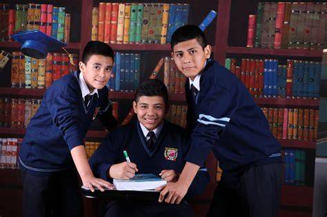Clases de inglés y actividades escolares en el Colegio San Juan Bautista