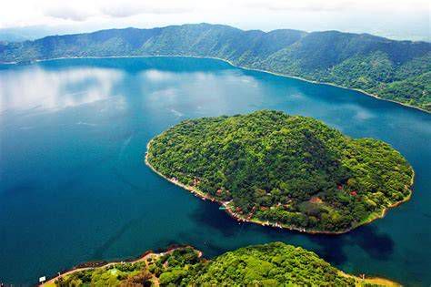 Isla Teopán y penínsulas Los Anteojos, Lago de Coatepeque