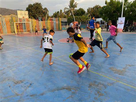Actividades deportivas y artísticas para estudiantes en el Colegio San Mateo Apóstol