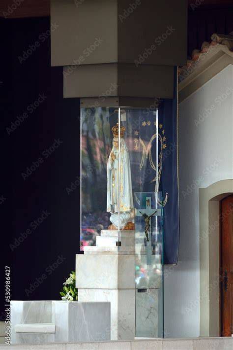 Capilla de Fátima en el patio de la parroquia de San Fermín