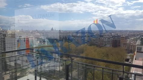 Vistas panorámicas desde la terraza del centro comercial La Catedral hacia la Catedral de Granada