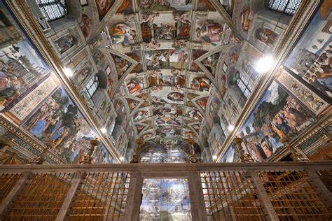 Restauración de la Capilla Sixtina: conservadores en andamio