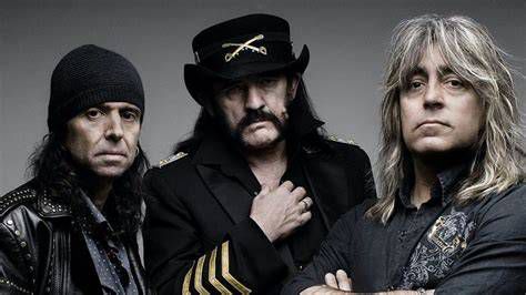 Power trio metal classic band on stage
