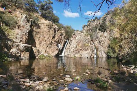 Cascadas del Hervidero y entorno del canal: senda y puente