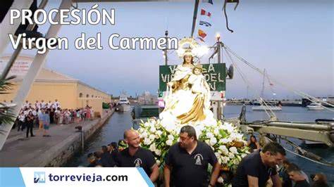 процессия Virgen del Carmen на борту рыбацких судов