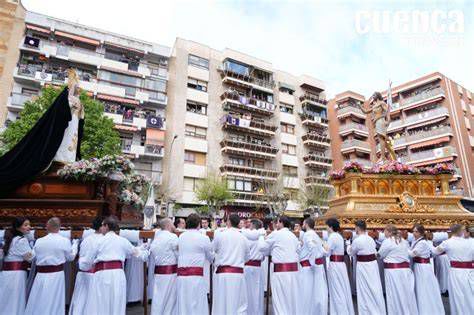 Procesión del Encuentro en Domingo de Resurrección en España
