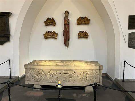 fotografía del sepulcro y epitafio de Duns Escoto en Colonia