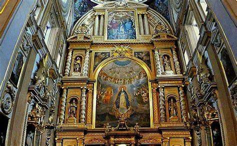 Interior y retablos de la Capilla San José