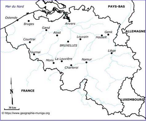 Carte schématique de la Grande Île montrant la cathédrale et ses principaux bâtiments voisins