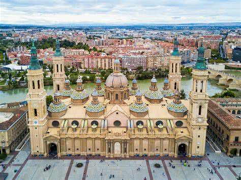 Basílica del Pilar y columna del pilar