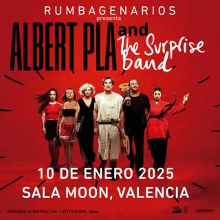 Albert Pla en directo durante la gira Rumbagenarios