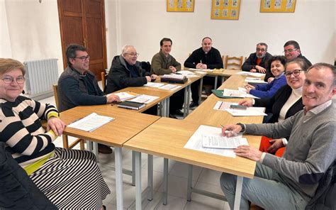 Sala de reunión del Consejo Diocesano (imagen de una asamblea eclesial)