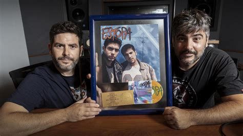 Folleto con la maqueta original de Estopa y listado de canciones