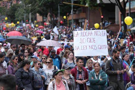 Protesta pacífica por la compensación a víctimas de vacunas