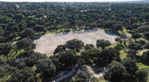 Fotografía aérea de la parcela del antiguo Museo El Carmen y zona deportiva